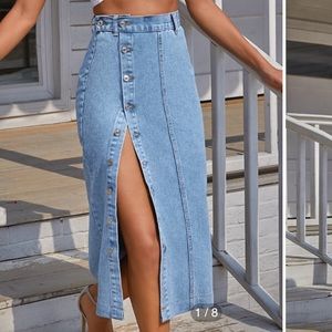 Denim skirt (never worn)